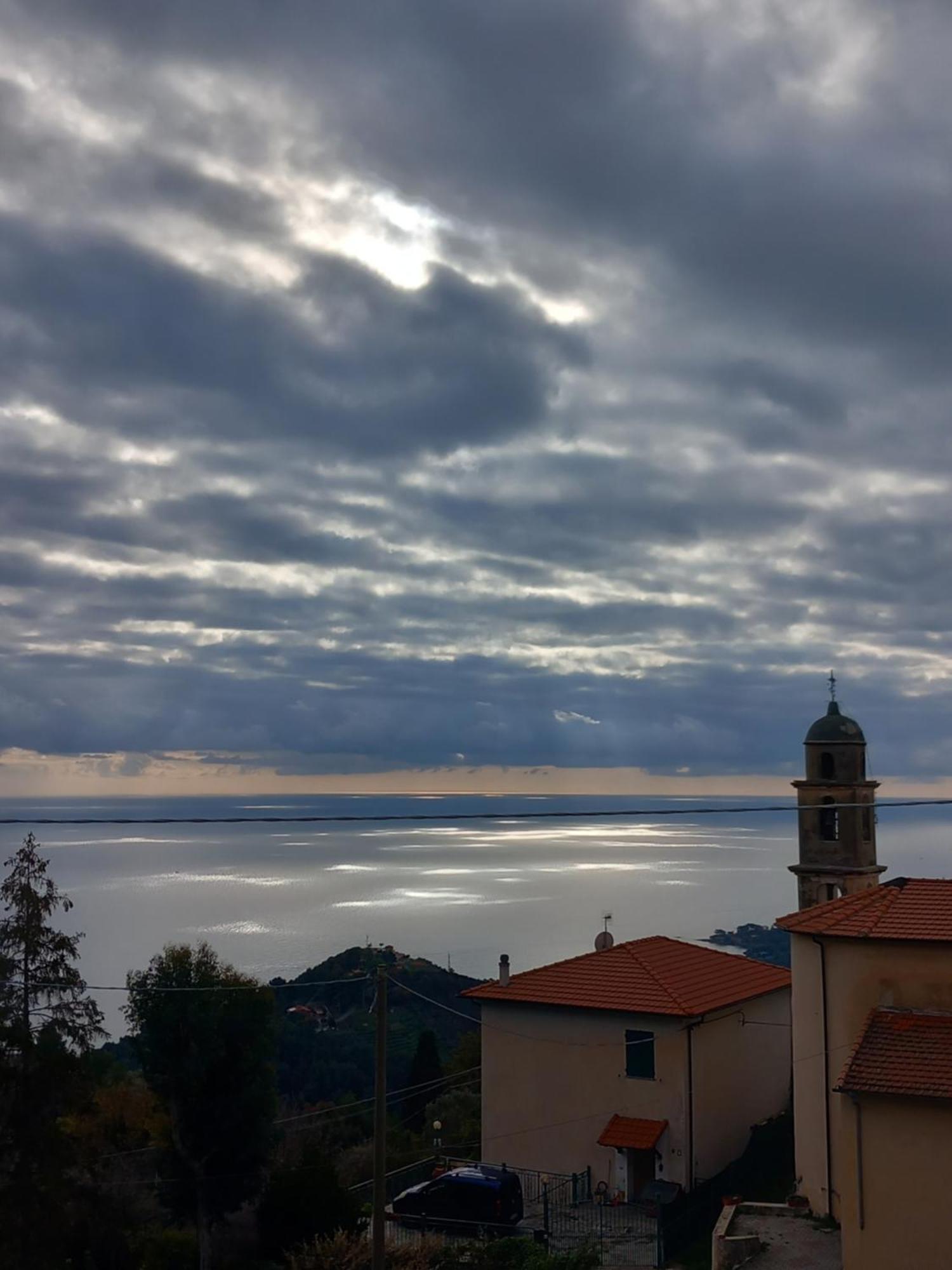 Dolci Risvegli Appartamento Vista Mare Ventimiglia Eksteriør bilde